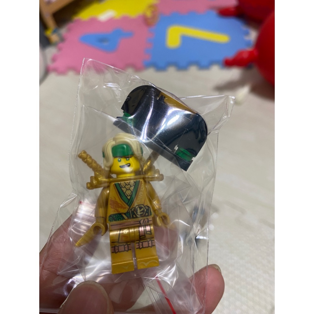 [步步高］組裝入袋 樂高lego 炫風忍者 十週年 黃金忍者 七隻一套（含武器配件地台）-細節圖4