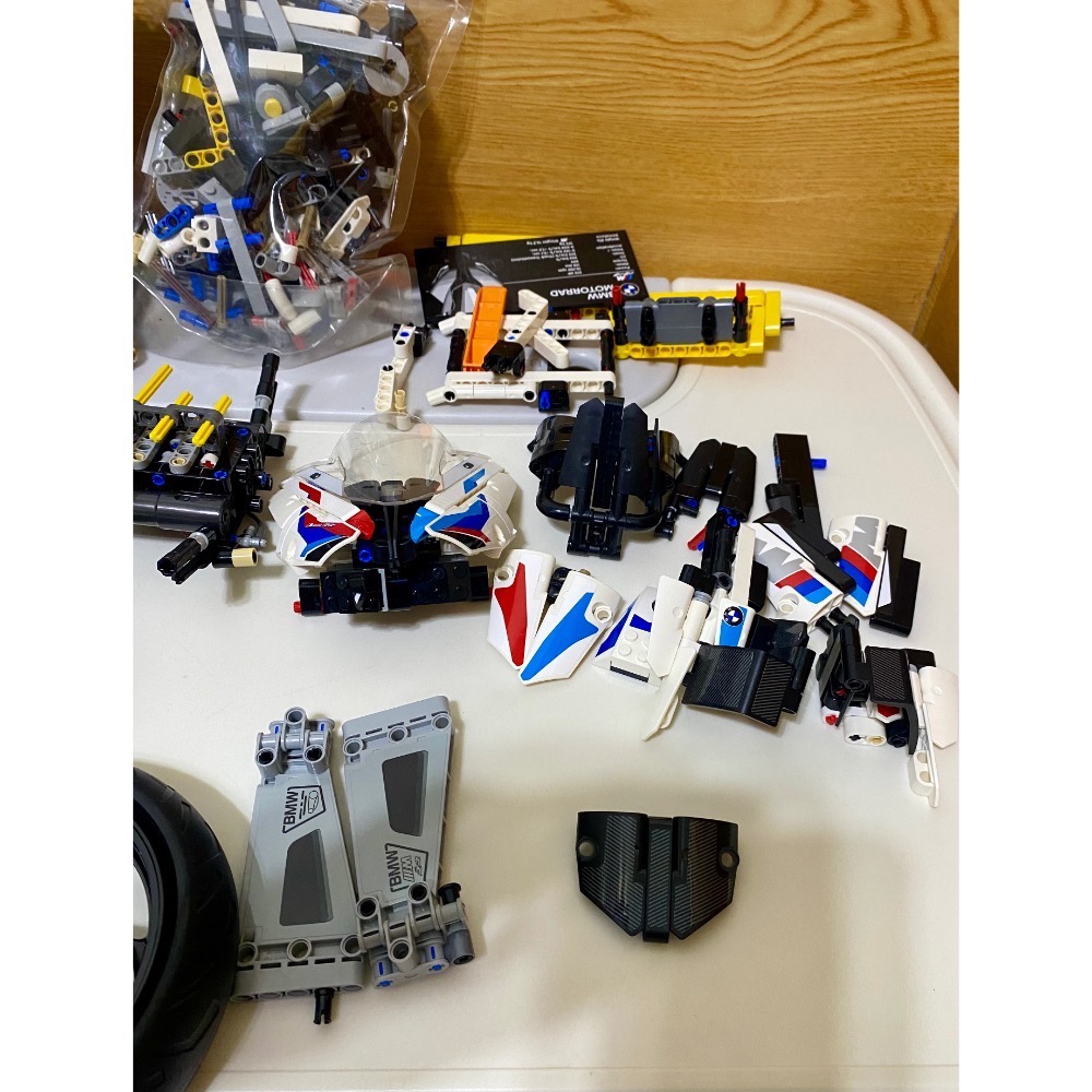 ［步步高］展品已拆解樂高lego 42130 BMW-M-1000RR(無盒有書）-細節圖3