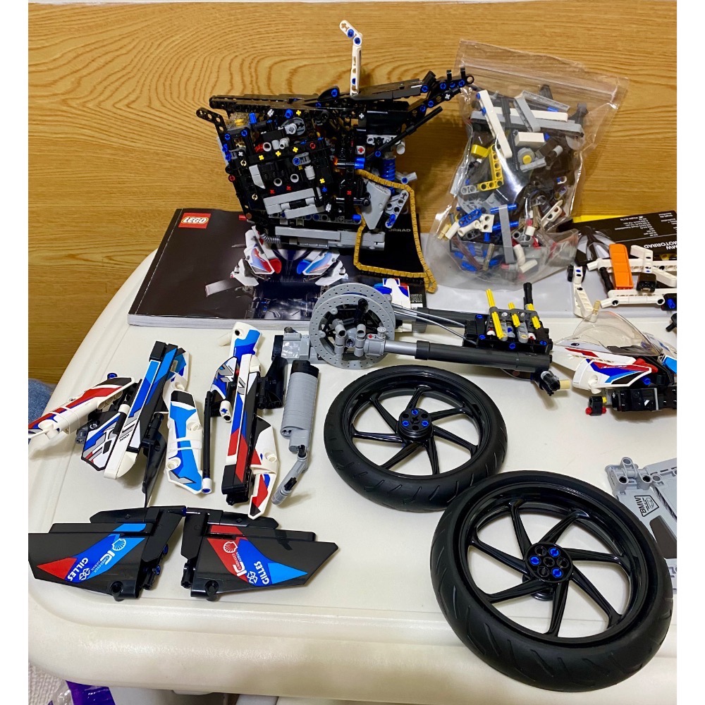 ［步步高］展品已拆解樂高lego 42130 BMW-M-1000RR(無盒有書）-細節圖4