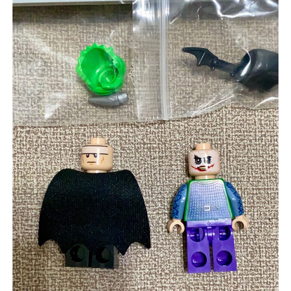 ［步步高］展品近新入袋樂高lego 76240 蝙蝠俠+小丑一套（附底下站台）-細節圖4
