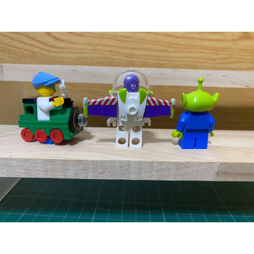 ［步步高］展品樂高Lego 舊版巴斯光年+三眼怪+火車人（合售，關節正常實品如圖）-細節圖2