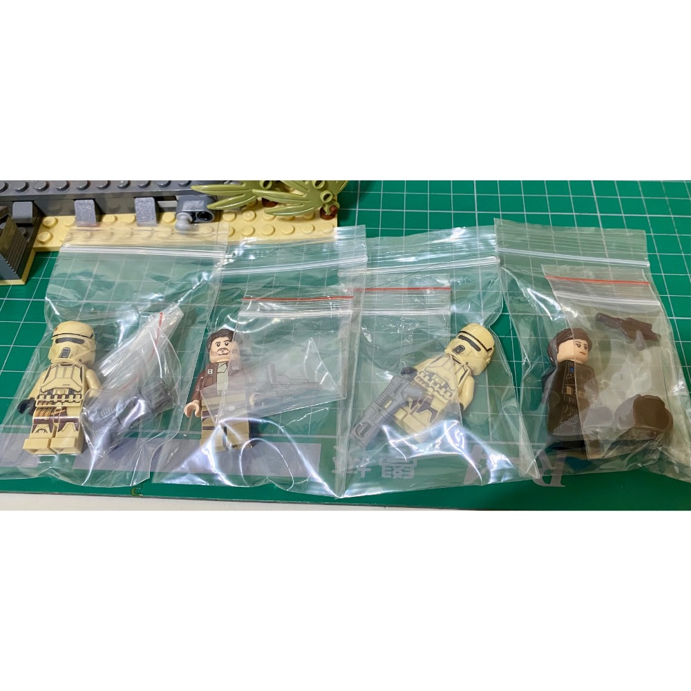 ［步步高］展品樂高 LEGO75171 史加利夫之戰 （壓盒，有書有貼紙）+75523帝國岸防兵（無盒書）合售-細節圖3
