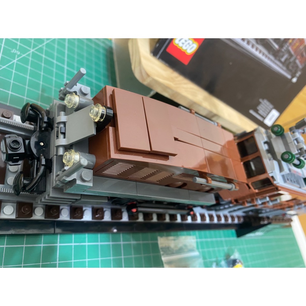 ［步步高］展品 樂高Lego 10277 鱷魚火車頭 （有書，有餘件，爛盒當無盒）-細節圖3
