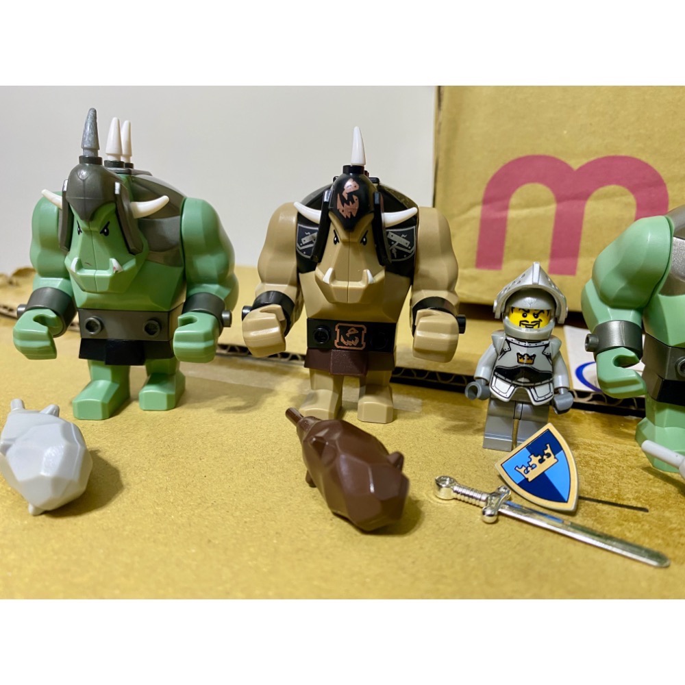 ［步步高］展品樂高LEGO 巨型獸人（3綠+1棕紋身）+皇冠騎士（含盾+電鍍劍如圖）-細節圖2
