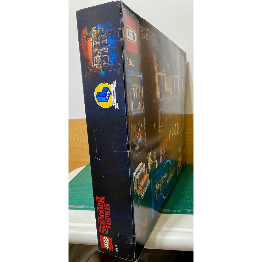 ［步步高］特價全新未拆樂高LEGO 75810怪奇物語顛倒世界(盒損如圖）（台樂貨非水貨）-細節圖3