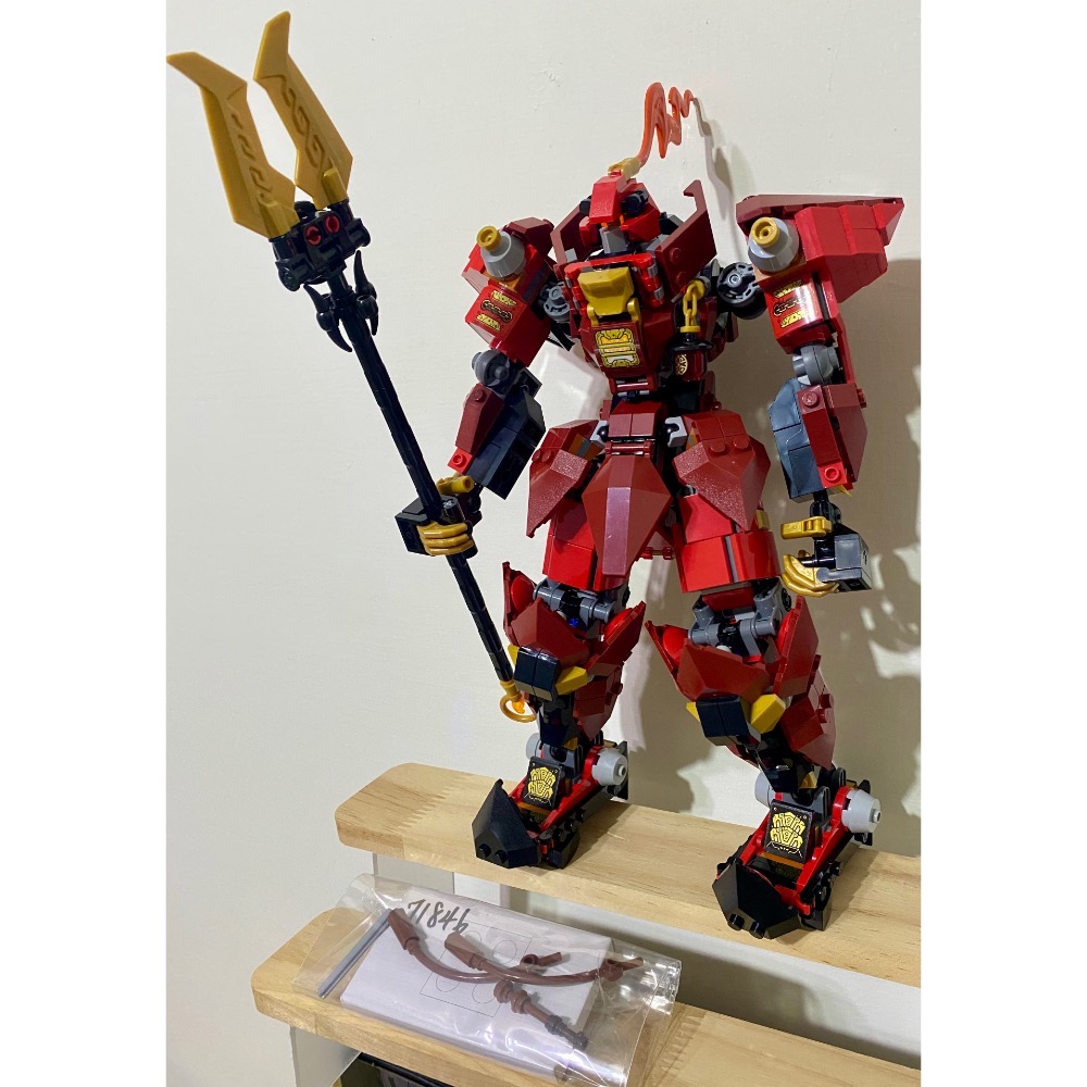 ［步步高］已組拆售樂高LEGO 71846 烈火騎士機器人（僅機器人含披風全新、無盒有書，無人偶和地台）如圖-細節圖2