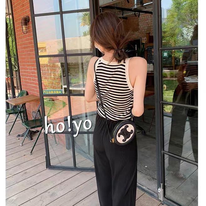 台灣現貨🇹🇼韓系親膚彈力 微削肩橫條針織背心 削肩背心 性感顯胸 條紋背心 穿搭 背心女 無袖上衣 無袖背心 女裝 上衣-細節圖8