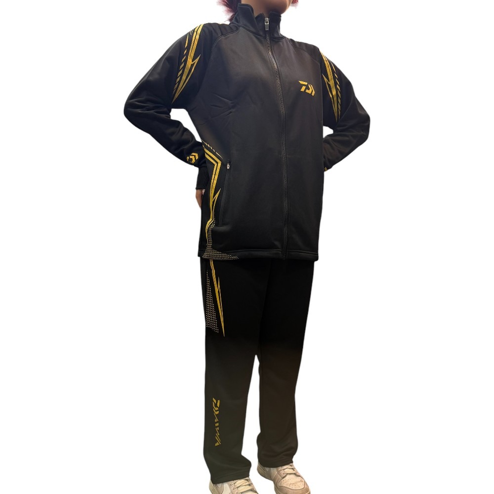 中壢紅海釣具【DAIWA】DE-5425CS DP-6125CS 黑色×金色針織休閒外套/長褲 休閒套裝-細節圖2