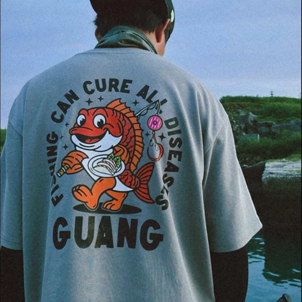 中壢鴻海釣具【謝洸俠x尼德】 GUANG 24 T-SHIRT 生猛海底撈 真鯛 機能科技棉 美式復古 落肩短T 短袖-細節圖3