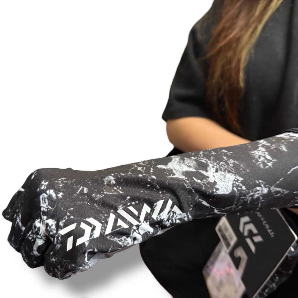 中壢鴻海釣具【DAIWA】 DG-6625 大理石紋黑 貼身露五指防曬手套Ⅱ [25年款]-細節圖5
