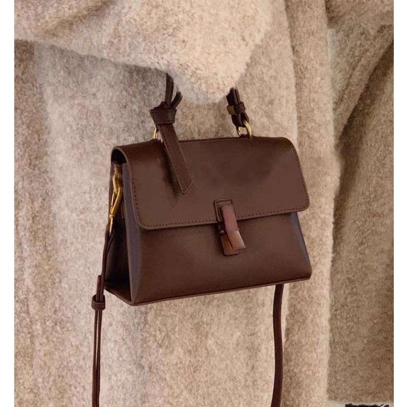 ʀᴏᴀɴɴᴀ_ᴋʀ自留韓國🇰🇷IG熱銷大爆款高級感桃木復古納帕紋軟皮革包單肩斜挎包手提包包新款潮大容量青春女生包包-細節圖3