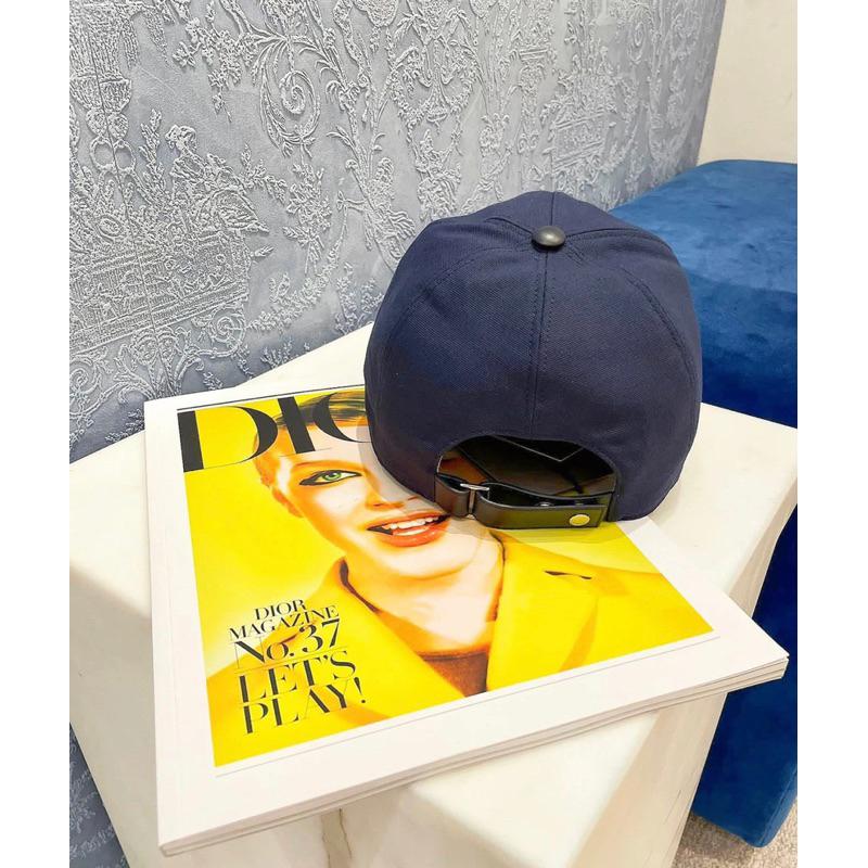 ʀᴏᴀɴɴᴀ_ᴋʀ「時髦神器」修飾頭型神器韓版新款𝐷𝑖𝑜𝑟家硬挺又修飾臉型黑色棉質帆布標徽刺繡休閒棒球帽鴨舌帽老帽-細節圖6