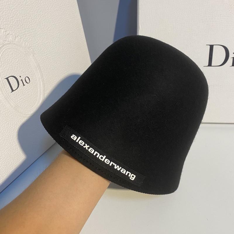 ʀᴏᴀɴɴᴀ_ᴋʀ  「低調感的高級」𝑎𝑙𝑒𝑥𝑎𝑛𝑑𝑒𝑟𝑤𝑎𝑛𝑔完美修飾頭型羊毛水桶帽黑色個性潮盆帽日系百搭羊毛呢漁夫帽-細節圖5