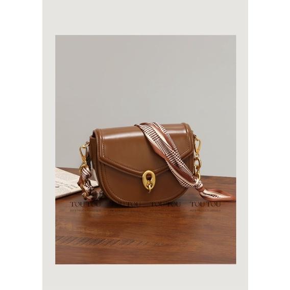 ʀᴏᴀɴɴᴀ_ᴋʀ背著怎麼樣都時髦高級感洋氣百搭馬鞍包絲巾鍊條高質感單肩斜挎包-細節圖9