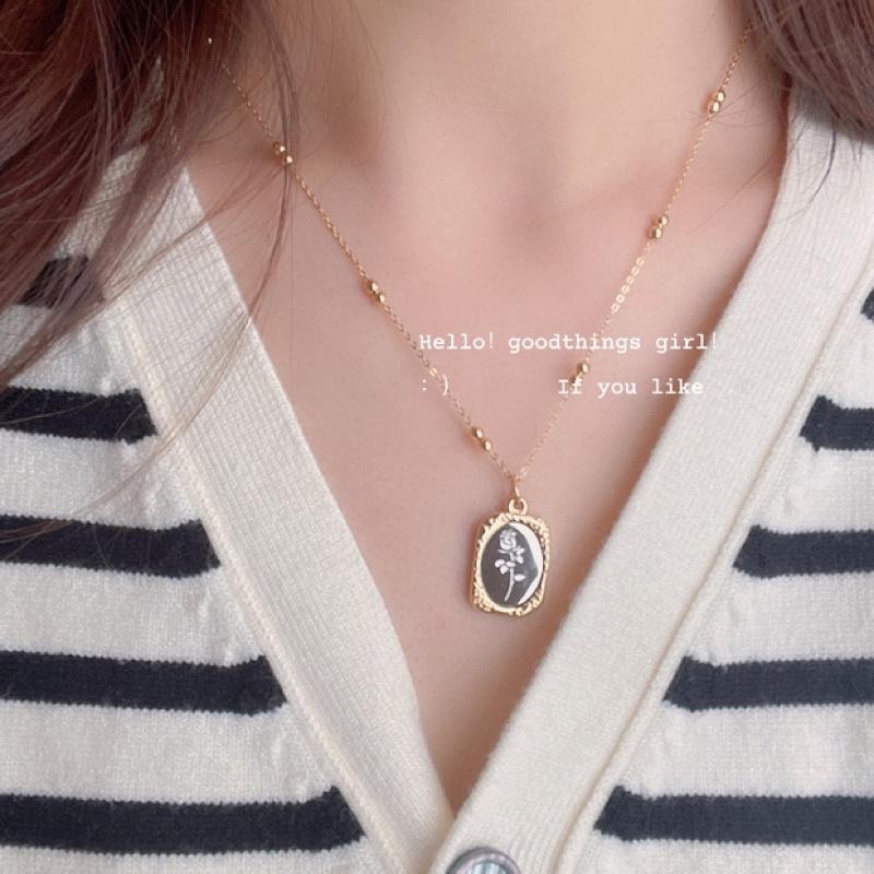ʀᴏᴀɴɴᴀ_ᴋʀ激美🔥百搭時髦小眾復古設計感金邊魔境玫瑰花襯衫項鍊百搭氣質鈦鋼頸鏈長款飾品項鍊-細節圖3