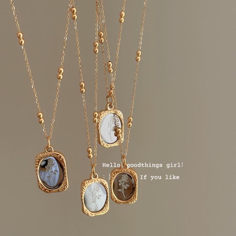ʀᴏᴀɴɴᴀ_ᴋʀ激美🔥百搭時髦小眾復古設計感金邊魔境玫瑰花襯衫項鍊百搭氣質鈦鋼頸鏈長款飾品項鍊-細節圖9