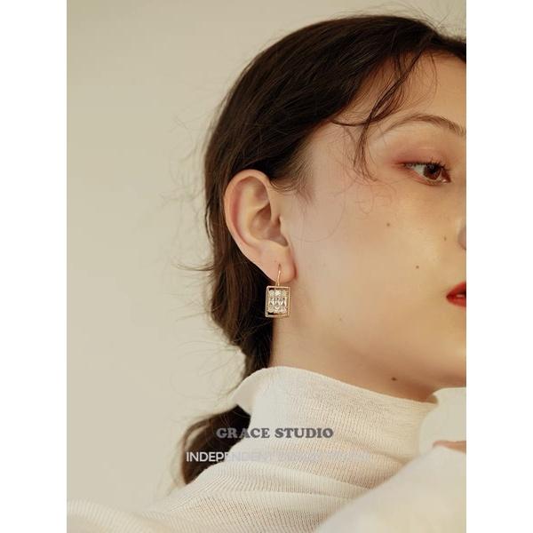 ʀᴏᴀɴɴᴀ_ᴋʀ冰島系列超閃鋯石日系耳環幾何方形透明耳飾簡約韓國chic耳釘-細節圖5