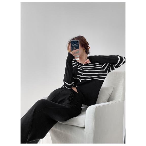 ʀᴏᴀɴɴᴀ_ᴋʀ顯瘦大長腿奶白色針織闊腿褲寬鬆垂墜感直筒休閒褲高腰抽繩白色落地褲-細節圖5