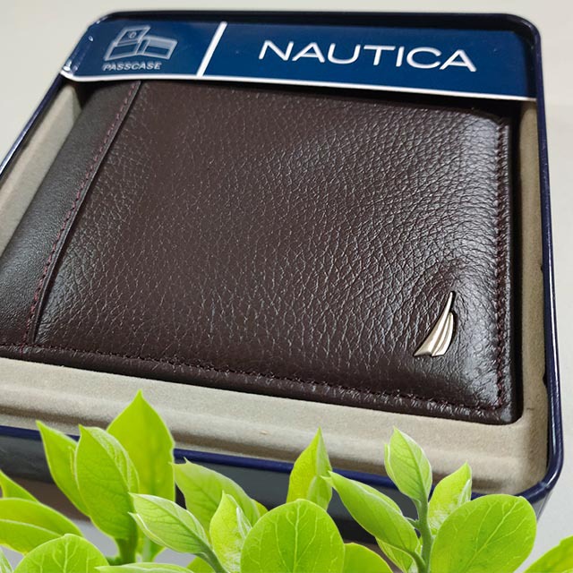 【Nautica】男皮夾 短夾 荔紋 牛皮夾 獨立卡夾 品牌鐵盒裝／船型標咖色-細節圖4