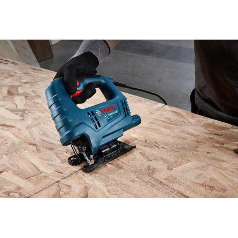 含稅 新款【新宇五金】BOSCH 博世 GST 680 調速線鋸機 切割能力 68mm (切木) 曲線鉅替代GST65E-細節圖7