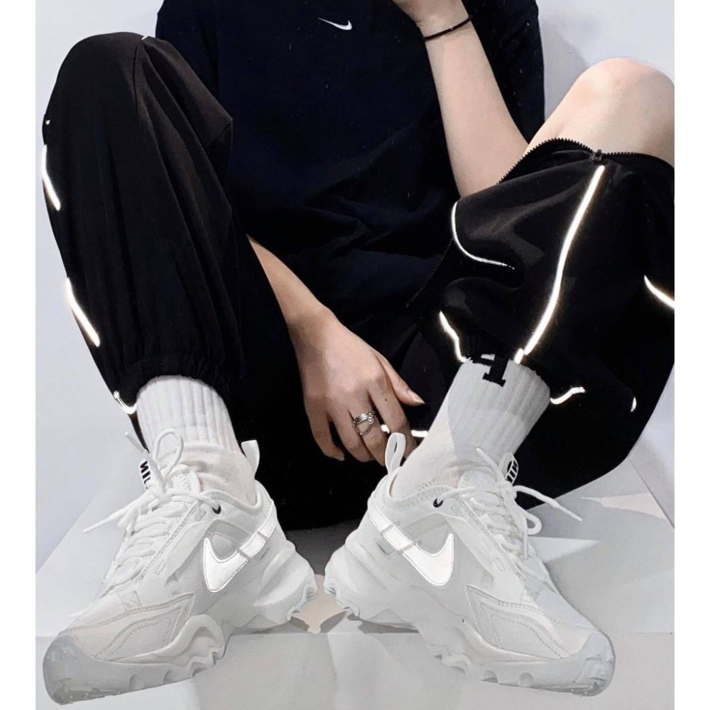 【一哥嚴選】Nike TC 7900 白 米白 全白 奶油白 小白鞋 黑勾 老爹鞋 厚底 增高 DD9682-100-細節圖6