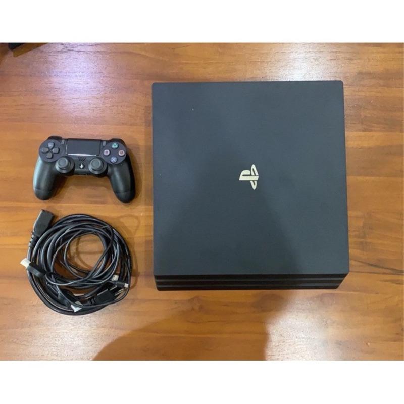 【瑞比Rabbit電玩】PS4 主機 PRO 1TB  極致黑/冰河白 4K 高畫質 ps4主機 ps-細節圖2