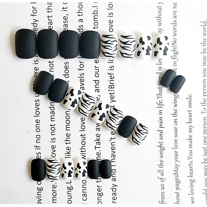 Nail Ballet美甲🐳 韓國時尚穿戴甲 指甲貼片 霧面磨砂黑白乳牛斑馬紋 美甲片 甲片 美甲貼 指甲貼 假指甲-細節圖2