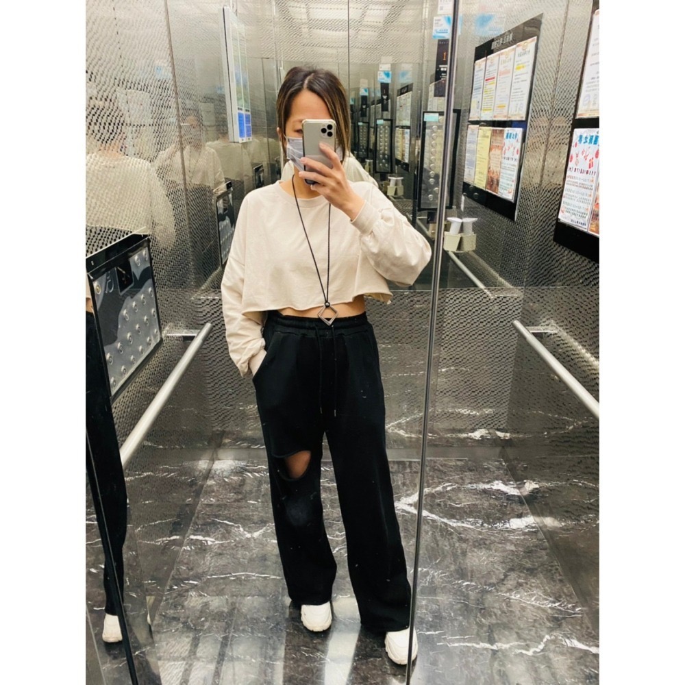 澎袖短版百搭上衣-細節圖2