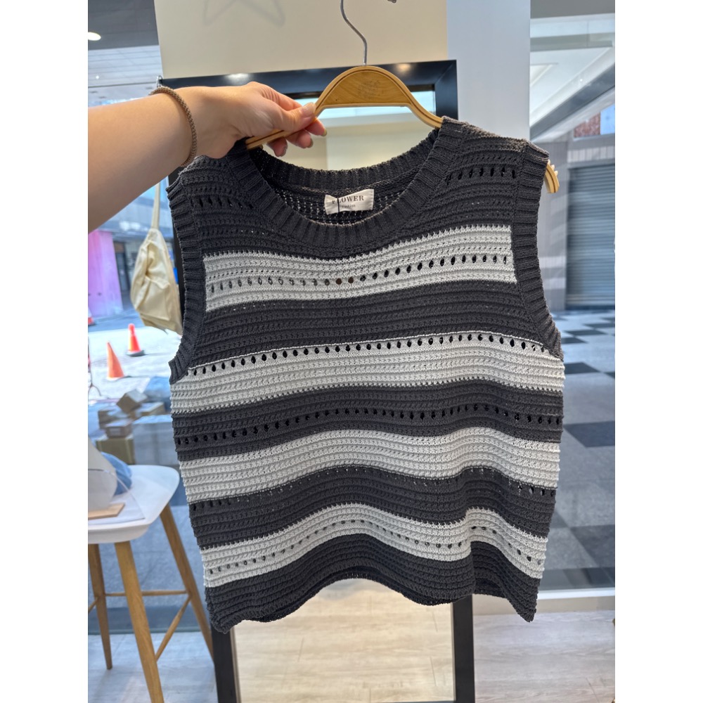 撞色條紋針織背心-規格圖3