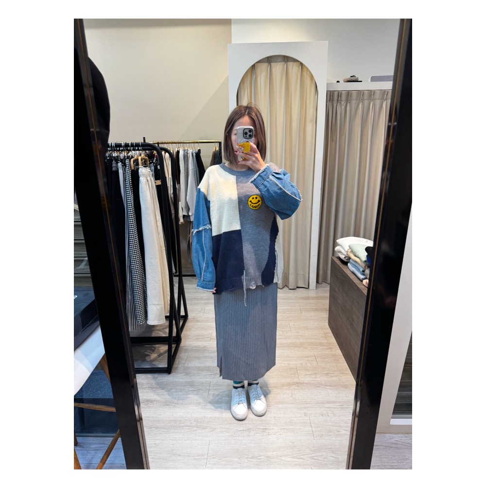 撞色笑臉異材質拼接衫-細節圖3