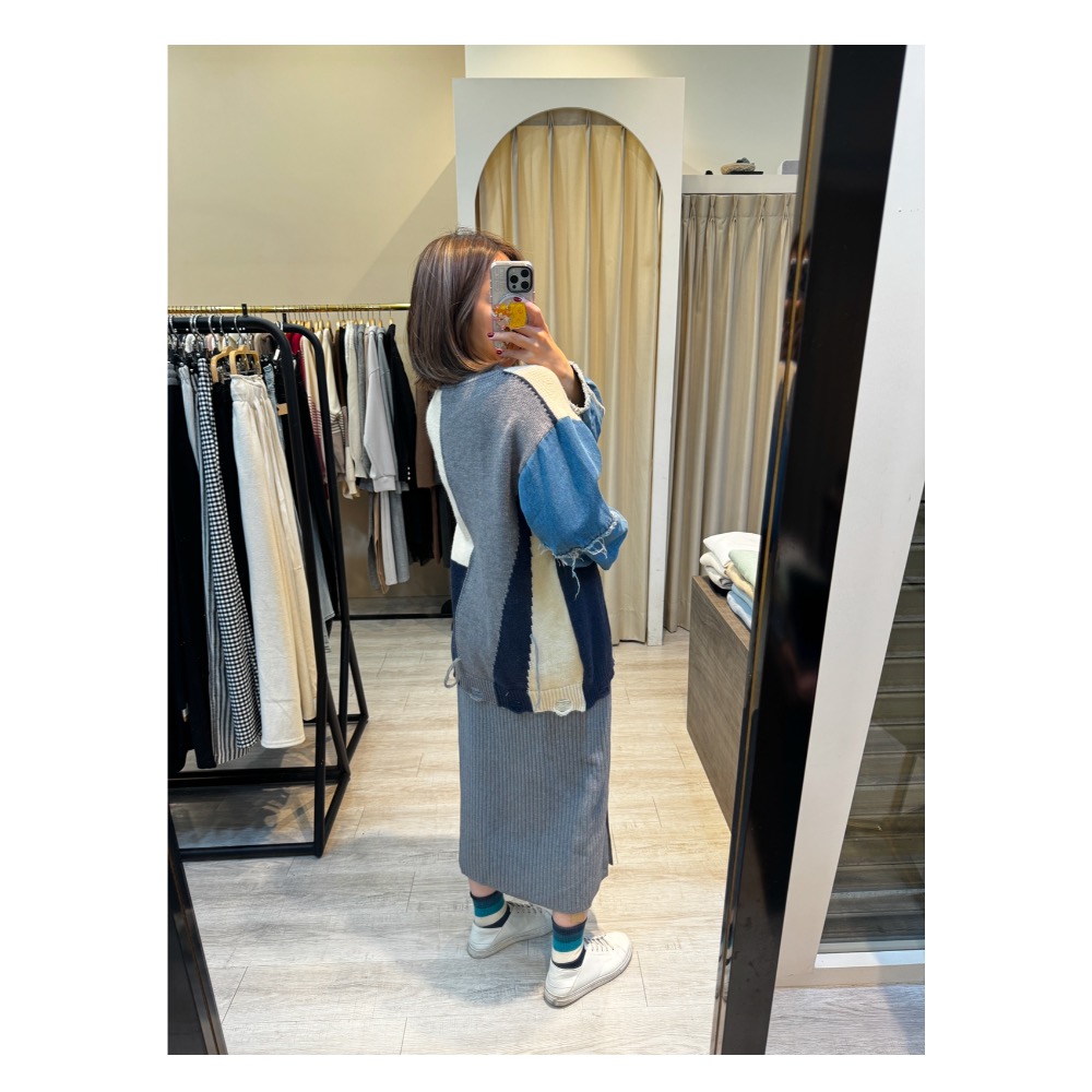 撞色笑臉異材質拼接衫-細節圖4