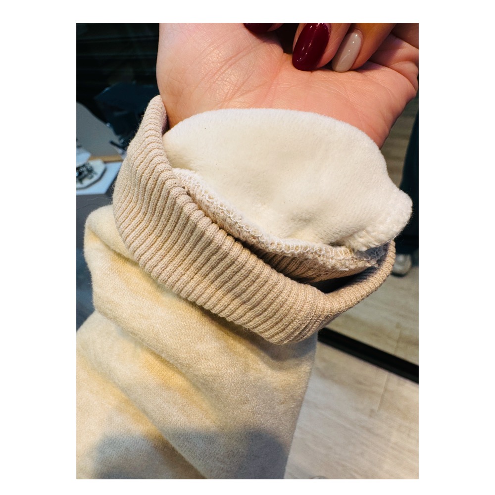 羊羔毛領字母刷毛T-細節圖3