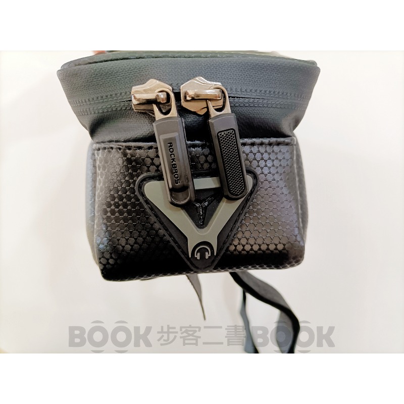 【二手商品】(近全新) ROCKBROS洛克兄弟 自行車 管上包 碳紋硬殼 觸控螢幕 管上包 1.7L-細節圖5