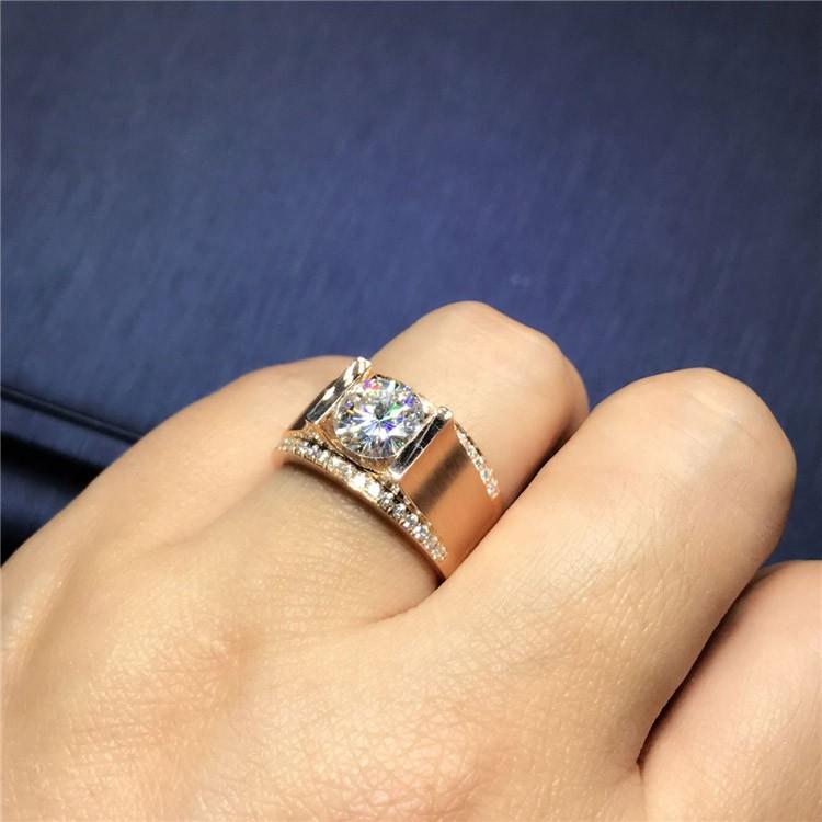 18k玫瑰金莫桑鑽戒指寬版男士鑽戒制訂PT950鉑金 (莫桑鑽.魔星鑽.男鑽戒.情侶戒.訂婚戒指.求婚戒指-細節圖4