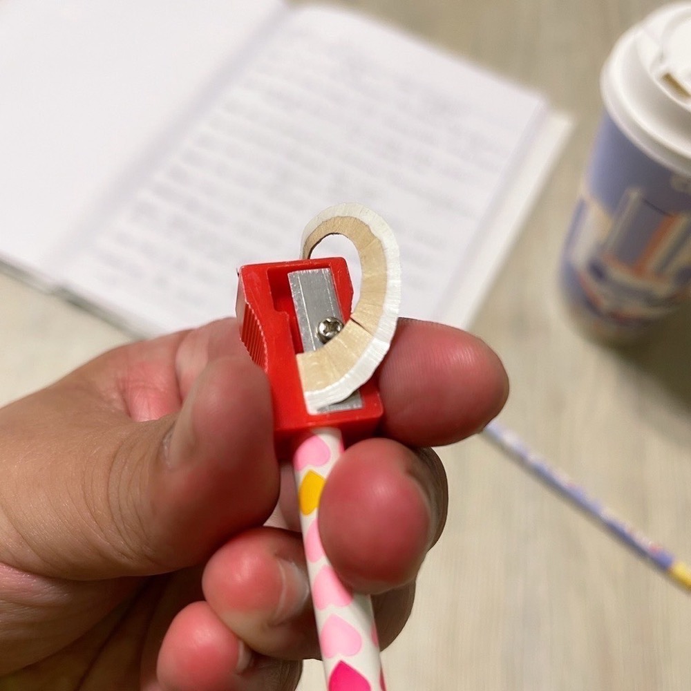 小型手動塑料 削鉛筆機 迷你削鉛筆器 削鉛筆機 削鉛筆 削筆 削眉筆 手動削鉛筆 單孔削鉛筆機 隨身削鉛筆機 EA441-細節圖4