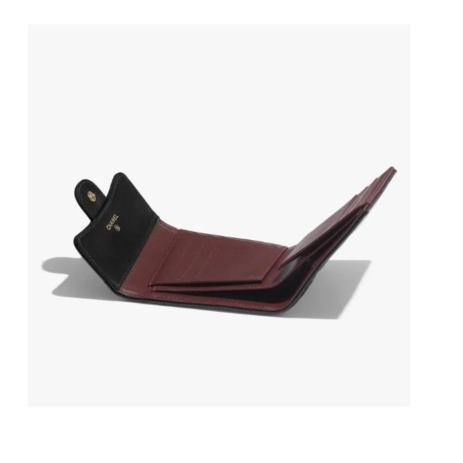 【台灣現貨】Chanel 香奈兒 經典款羊皮黑/金釦短夾-細節圖3