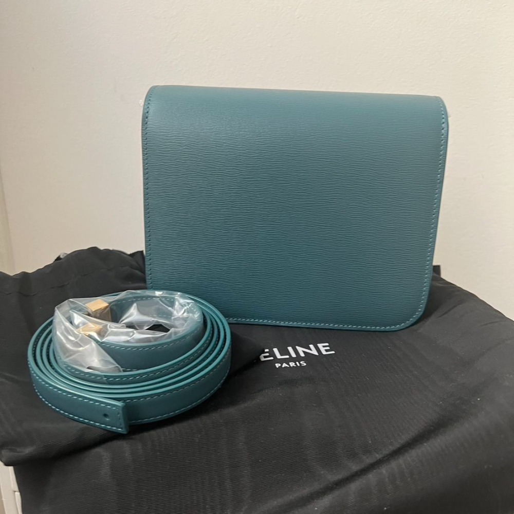 【預購】Celine Teen Classic 小牛皮金釦肩背/斜背包 (普魯士藍綠)-細節圖2