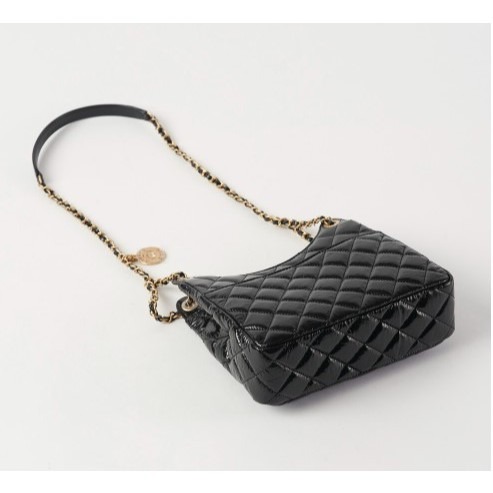 【台灣現貨】CHANEL Hobo 中號經典雙C LOGO牛皮金練斜背包/流浪包(黑/金) 天貓精靈 嬉皮包-細節圖3