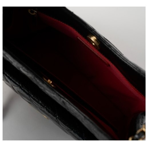 【台灣現貨】CHANEL Hobo 中號經典雙C LOGO牛皮金練斜背包/流浪包(黑/金) 天貓精靈 嬉皮包-細節圖4