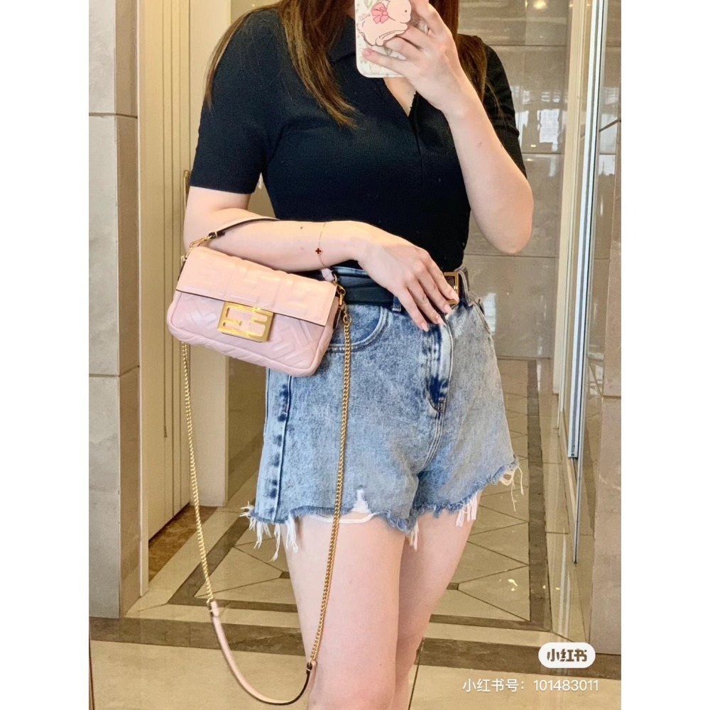 【預購】Fendi Baguette mini 沙漠玫瑰粉色迷你法棍包 斜背包 側背包 單肩包 肩背包 手提包 手拿包-細節圖7