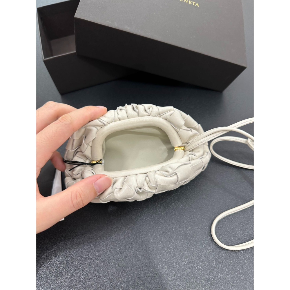 【預購】Bv Mini Pouch 白色編織羊皮雲朵迷你零錢頸掛包 單肩包 肩背包 斜背包 側背包 手拿包 手提包-細節圖2