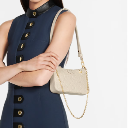 【預購】Lv Easy Pouch On Strap 經典牛皮奶油色小包 腋下包 單肩包 肩背包 手提包 斜背包 側背包-細節圖8