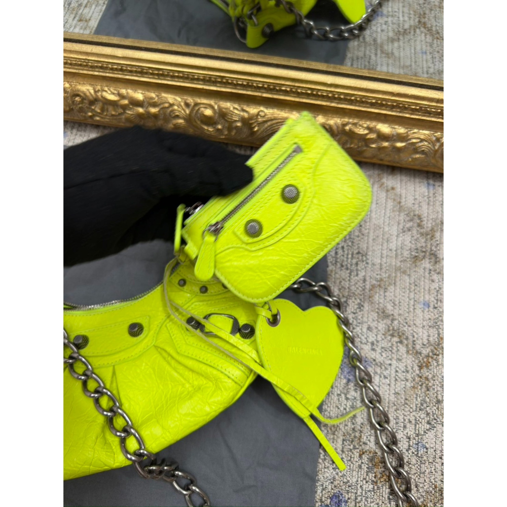 【預購】BALENCIAGA 巴黎世家 螢光黃色粗練月牙機車包 Le Cagole 腋下包 斜背包 側背包 手提 肩背-細節圖5
