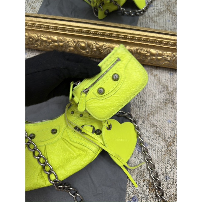 【預購】BALENCIAGA 巴黎世家 螢光黃色粗練月牙機車包 Le Cagole 腋下包 斜背包 側背包 手提包-細節圖5