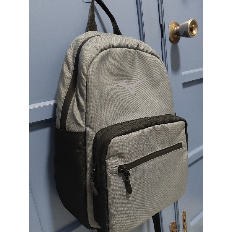 MIZUNO 24年 二手後背包 16L 素面 的大推 防水拉鍊 (B3TDB50207)-細節圖2