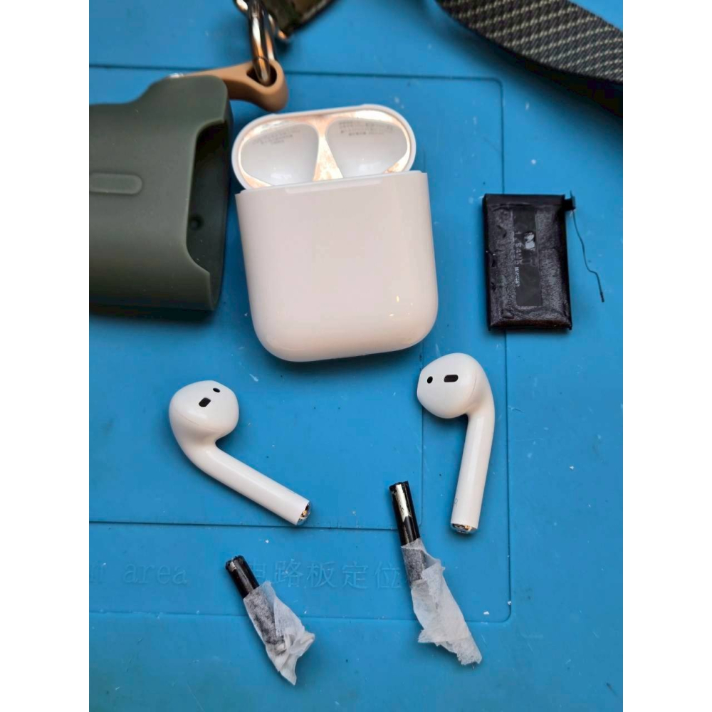 快速維修✈️免費清潔🛁 Airpods 1 2 代更換電池 雙耳更換$850 含充電盒$1400 現場維修 50分可帶-細節圖2