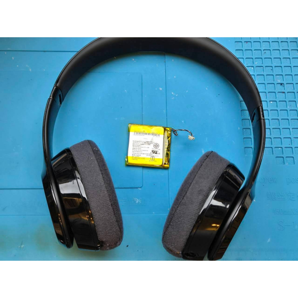 免費清潔🛁 Beats Solo 3 Wireless 更換電池 不充電 無法連線 聲音小 沒聲音 無法開機 沒反應-細節圖3
