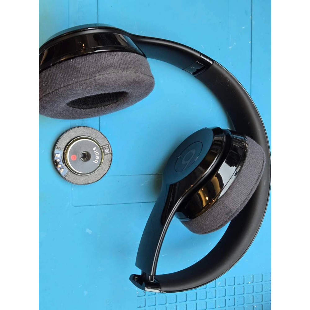 免費清潔🛁 Beats Solo 3 Wireless 更換電池 不充電 無法連線 聲音小 沒聲音 無法開機 沒反應-細節圖4