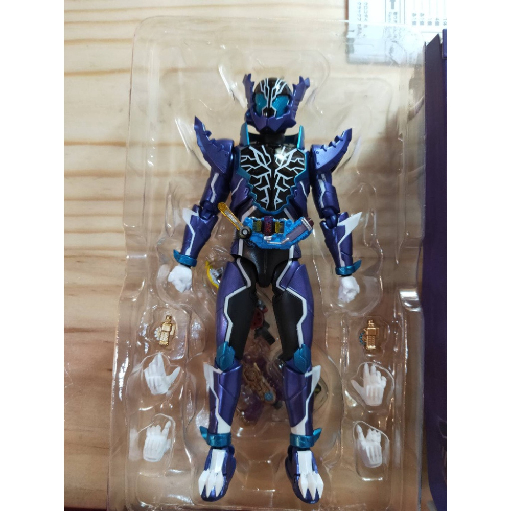 日版 假面騎士 SHF Rogue 鱷霸 Build 老實人 冰室幻德  S.H.Figuarts-細節圖3