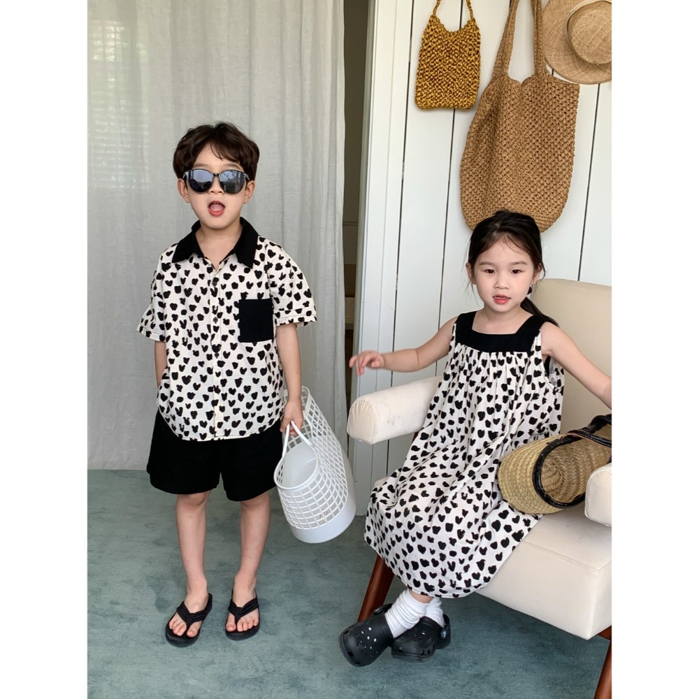 『預購商品』兄妹裝不規則愛心塗鴉襯衫套裝 兄妹裝 姊弟裝 童裝 大童裝 女童裝 兒童套裝 短褲套裝 夏季童裝 小洋裝-細節圖2